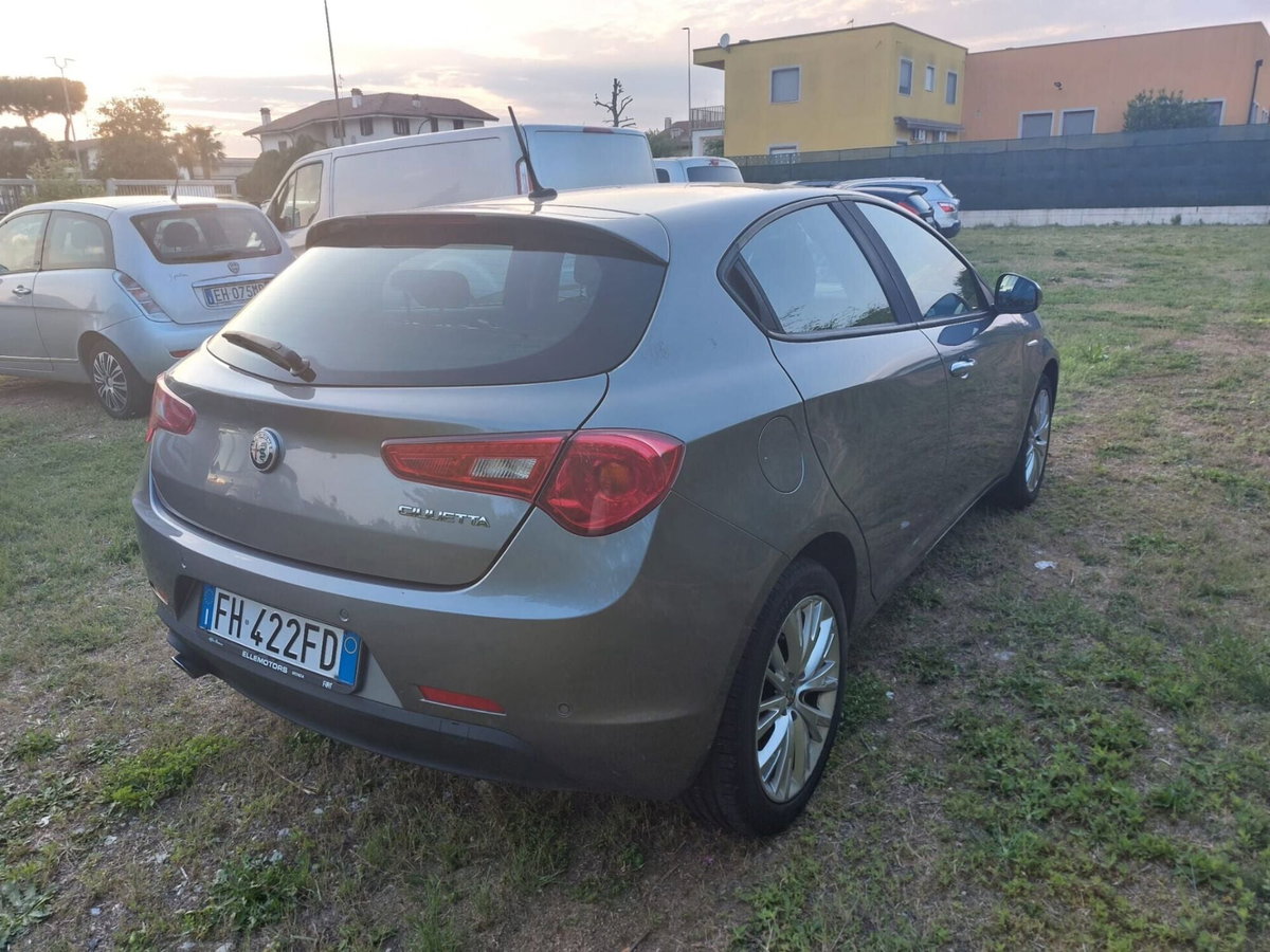 Alfa Romeo Giulietta 1.6 JTDm Super 120cv (5)