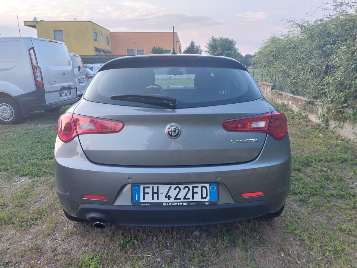 Alfa Romeo Giulietta 1.6 JTDm Super 120cv (7)