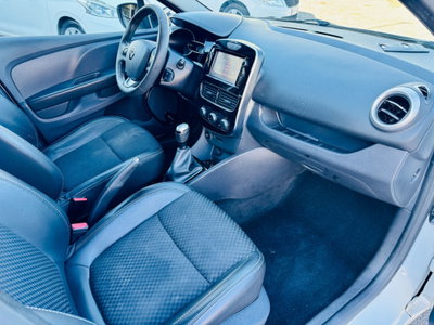 Renault Clio Sporter dCi 8V 75 CV Moschino Intens (16)