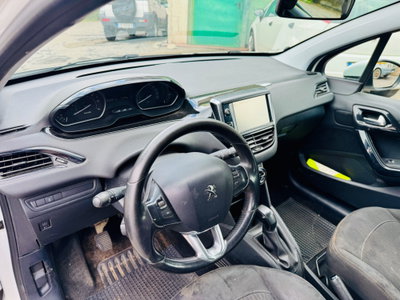 Peugeot 208 75 5 porte Mix (10)