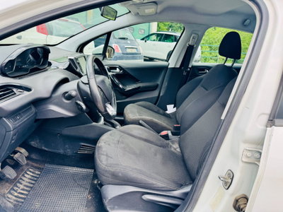 Peugeot 208 75 5 porte Mix (9)
