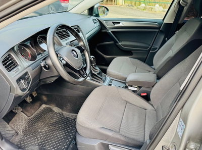 Volkswagen Golf 1.6 TDI 5p. Trendline BlueMotion Technology (9)