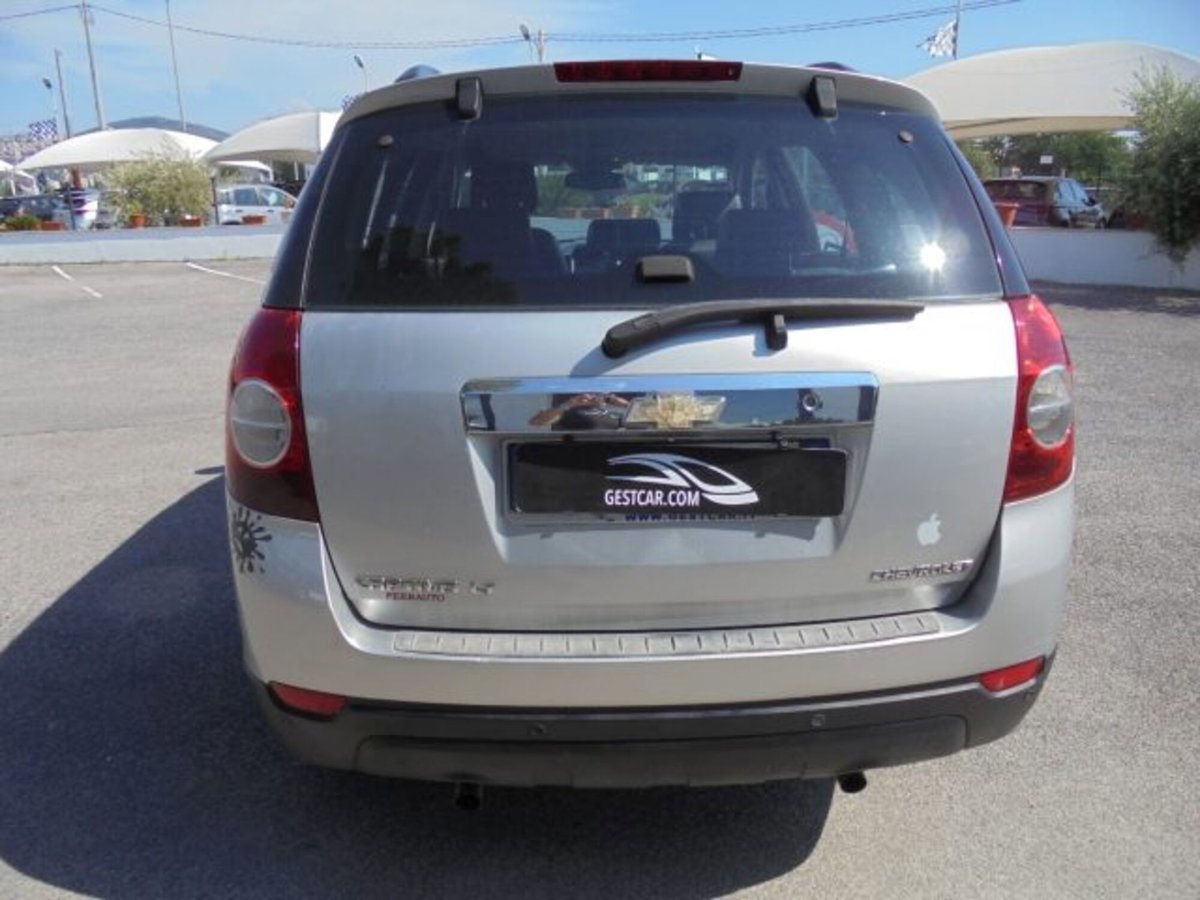 Chevrolet Captiva 2.0 VCDi LTX (14)