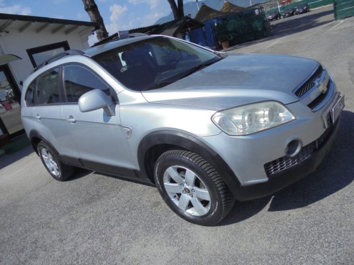 Chevrolet Captiva 2.0 VCDi LTX (19)