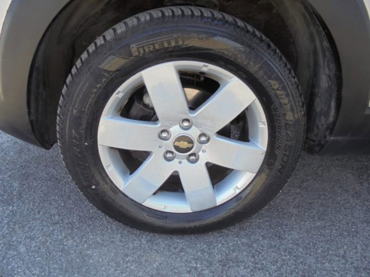 Chevrolet Captiva 2.0 VCDi LTX (9)