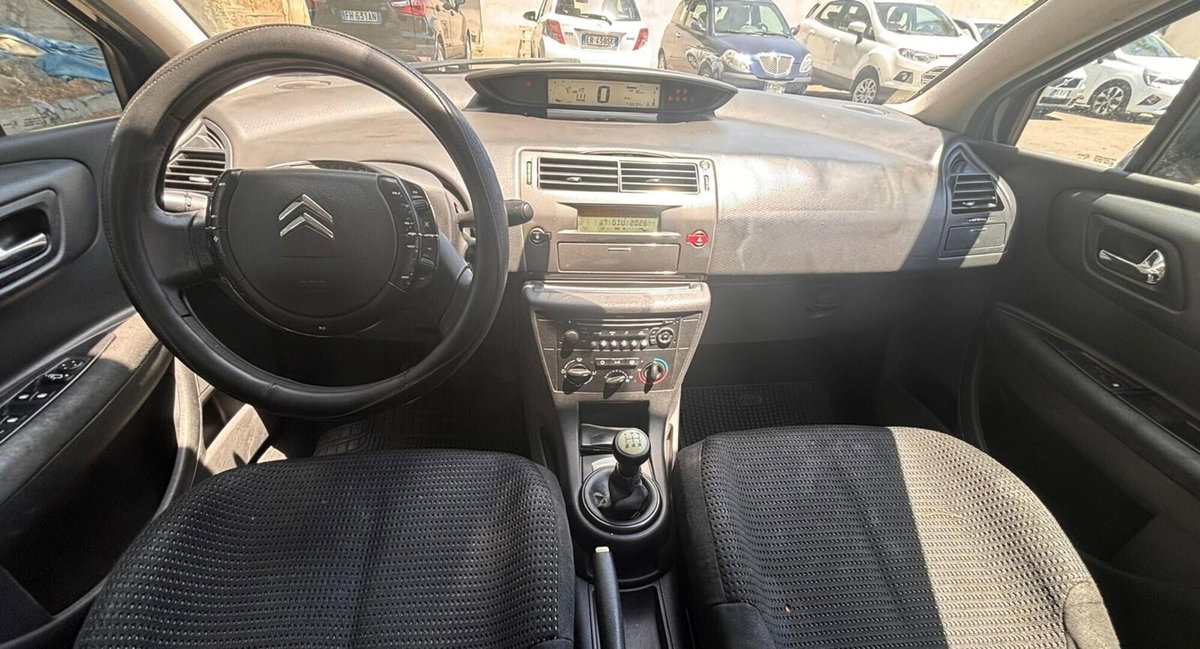 Citroen C4 1.6 HDi 90CV airdream VTR (11)
