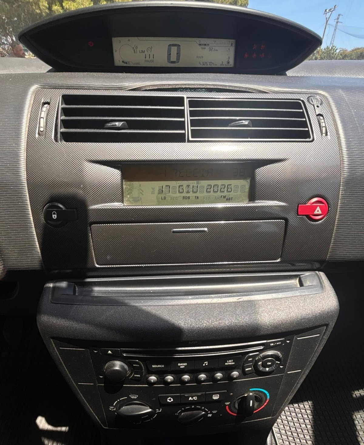 Citroen C4 1.6 HDi 90CV airdream VTR (17)