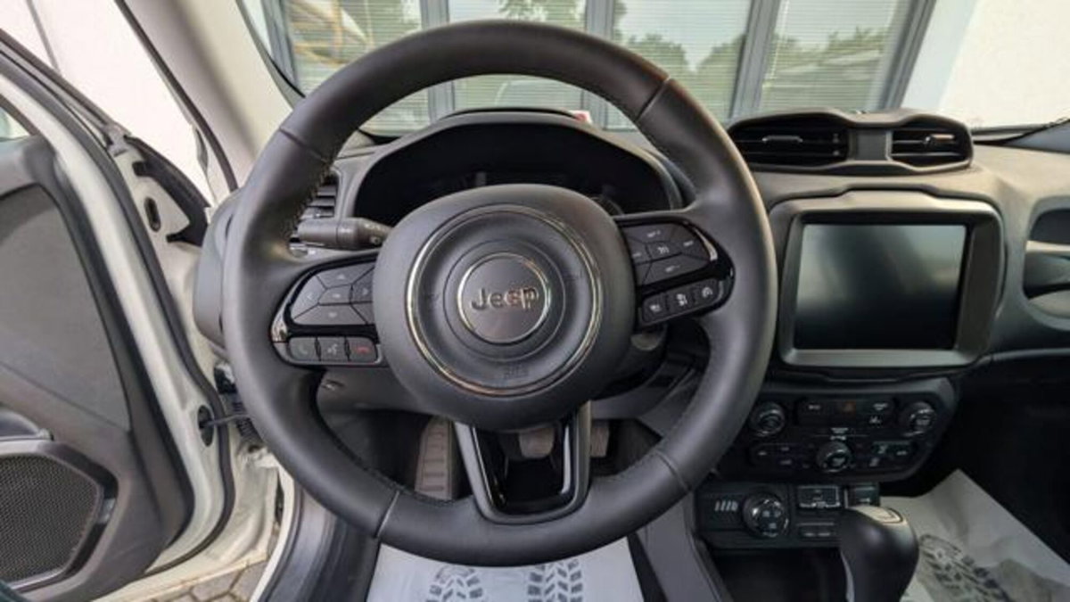 Jeep Renegade 1.3 T4 190CV PHEV 4xe AT6 Limited (10)