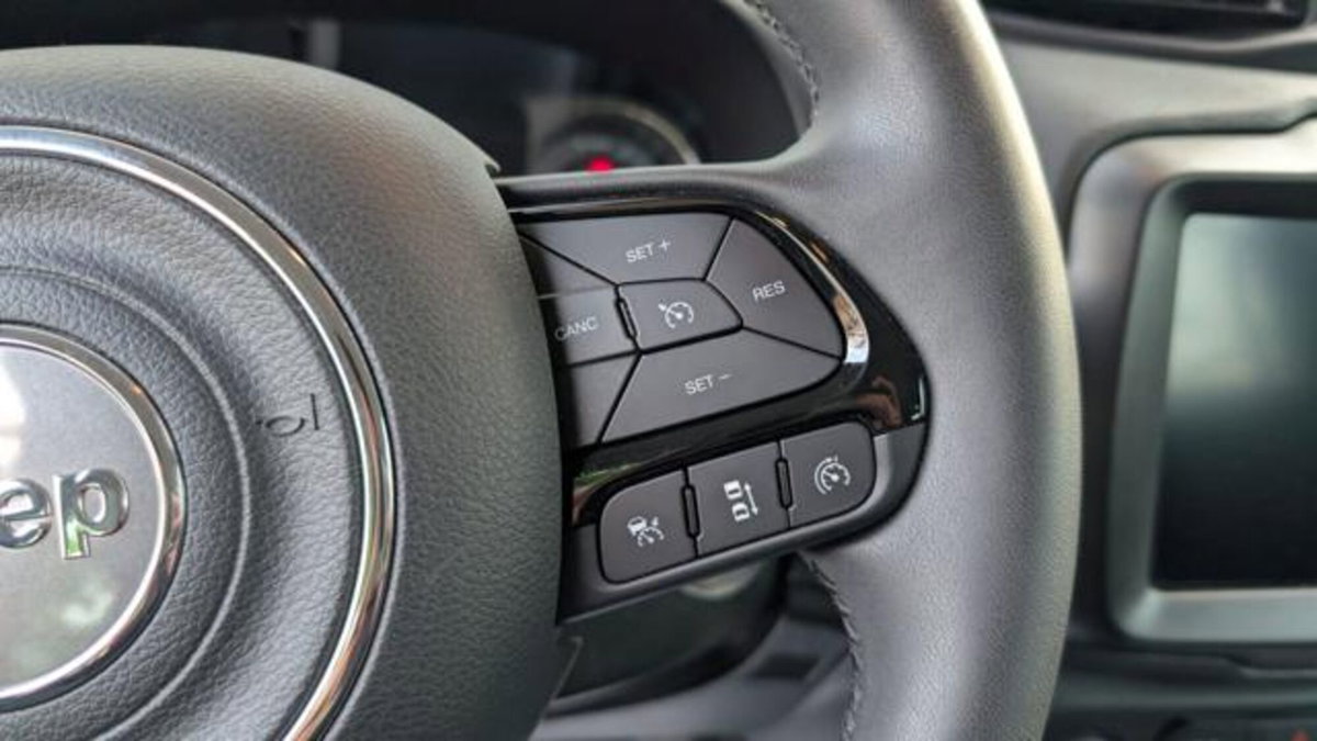 Jeep Renegade 1.3 T4 190CV PHEV 4xe AT6 Limited (12)