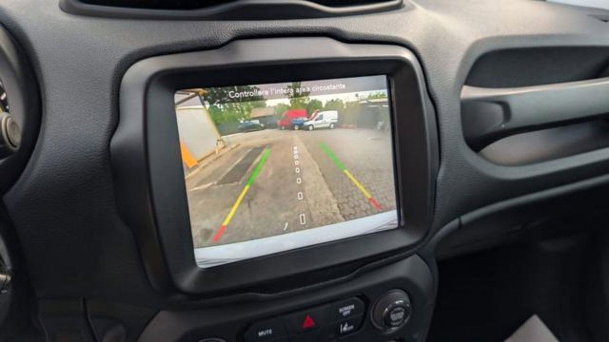 Jeep Renegade 1.3 T4 190CV PHEV 4xe AT6 Limited (13)