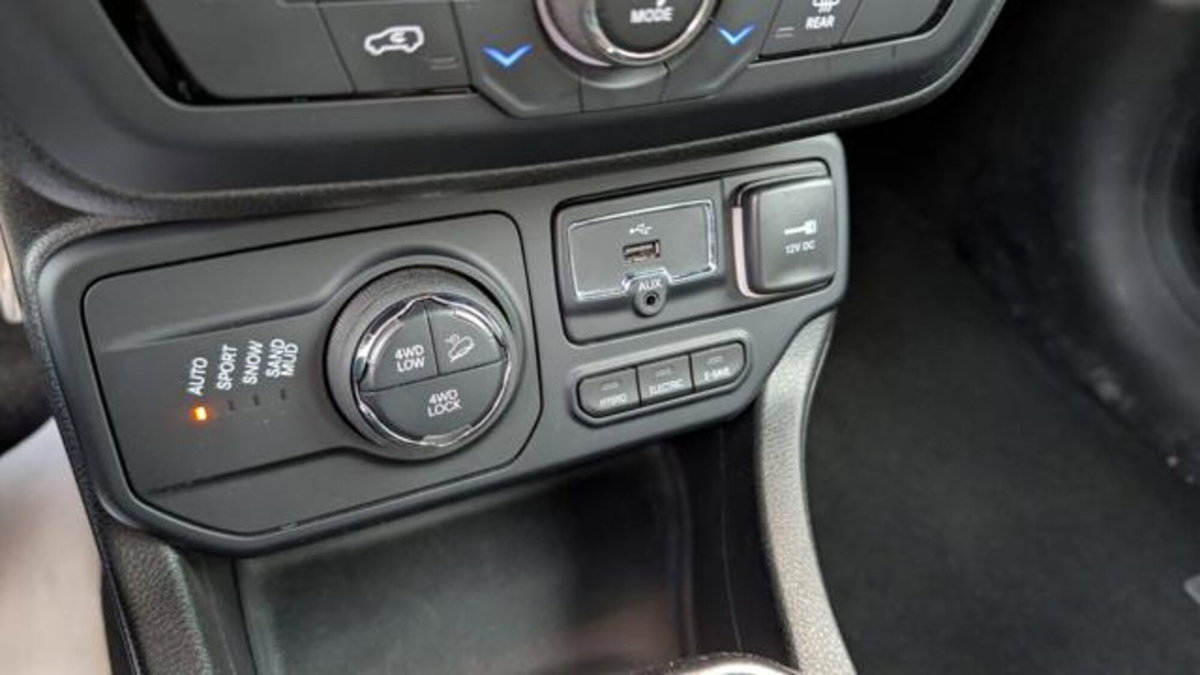 Jeep Renegade 1.3 T4 190CV PHEV 4xe AT6 Limited (20)