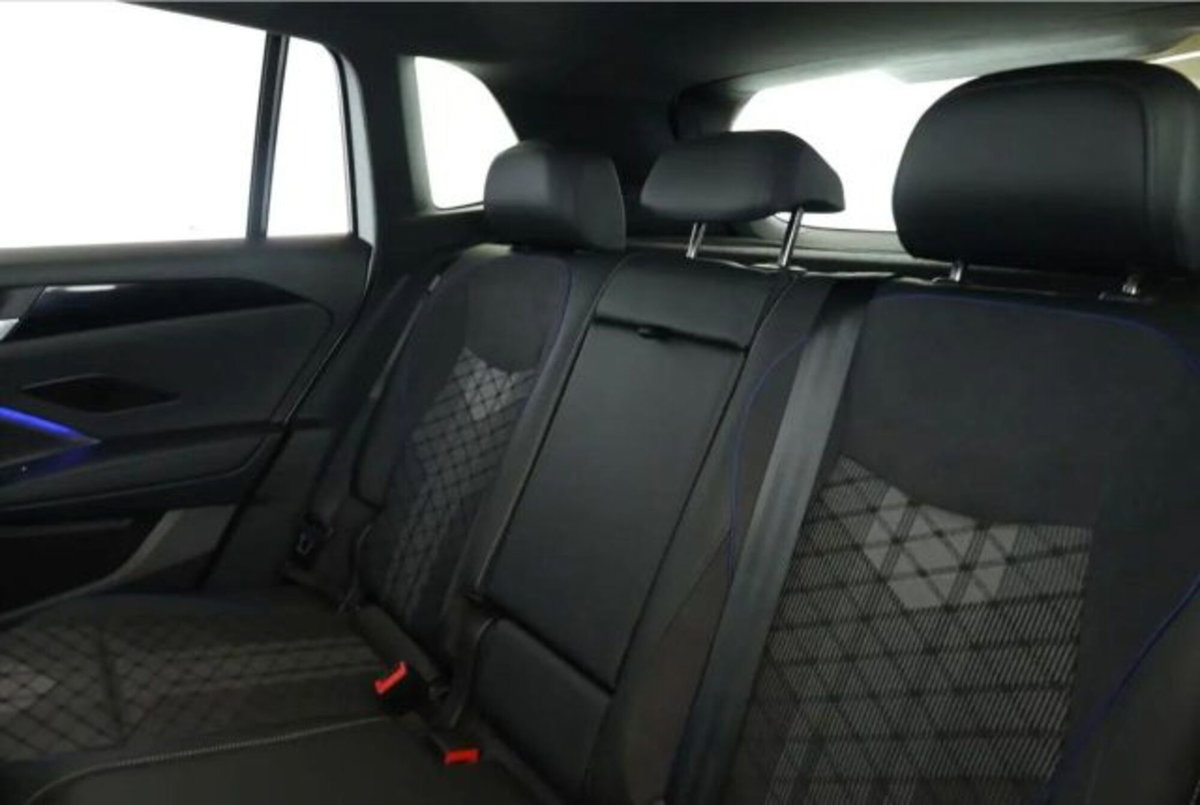 Volkswagen Tiguan Allspace 2.0 tdi R-Line 150cv dsg (9)