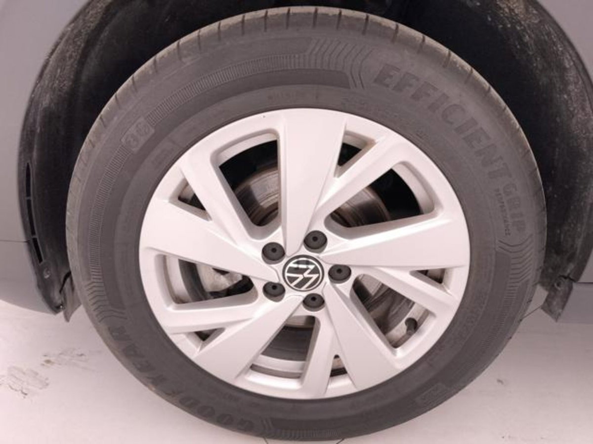 Volkswagen Taigo 1.0 tsi Life 115cv (9)