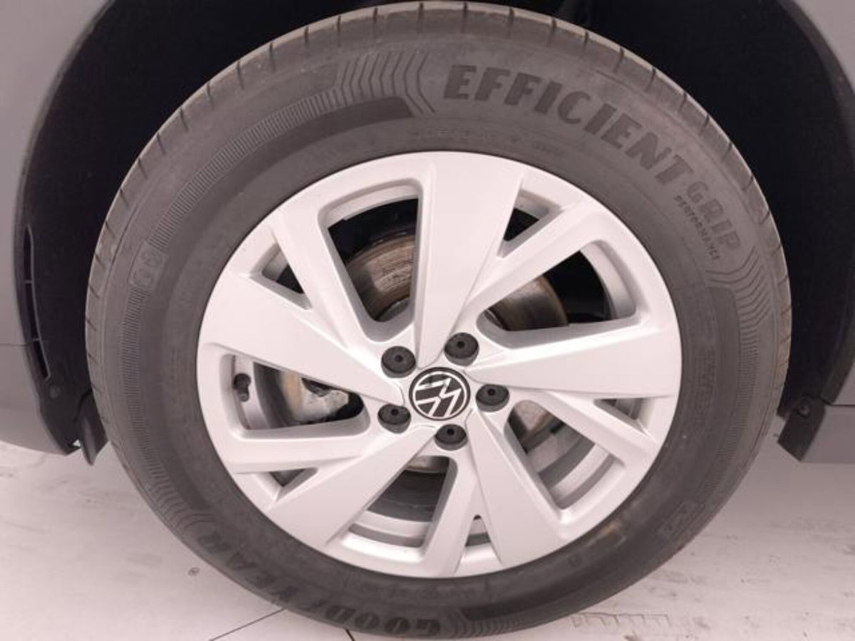 Volkswagen Taigo 1.0 tsi Life 115cv (9)