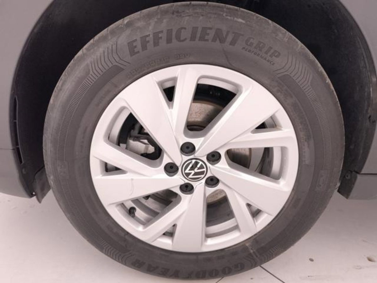 Volkswagen Taigo 1.0 tsi Life 115cv (9)