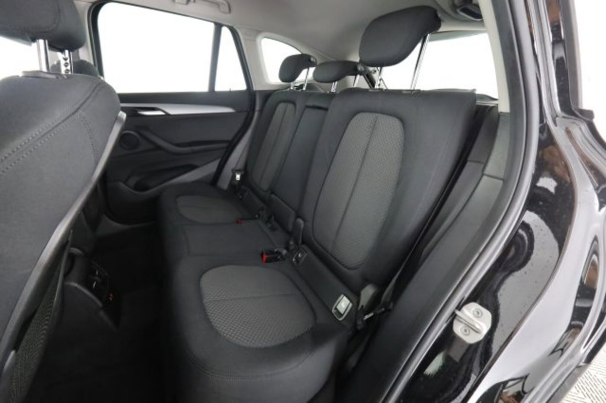 BMW X1 sDrive18d Business Advantage (3)
