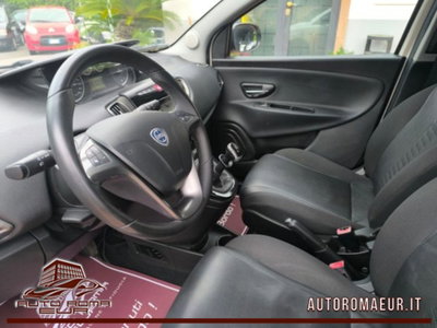Lancia Ypsilon 0.9 TwinAir 85 CV 5 porte S&S Gold (9)