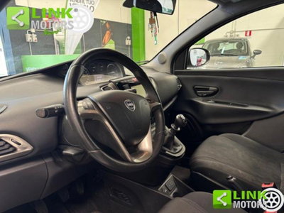 Lancia Ypsilon 1.2 69 CV 5 porte Platinum (10)