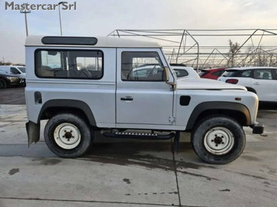 Land Rover Defender 90 2.4 TD4 Station Wagon S (8)