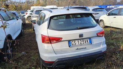 SEAT Arona 1.0 ecotsi 95cv (4)