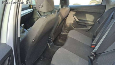 SEAT Arona 1.0 ecotsi 95cv (9)