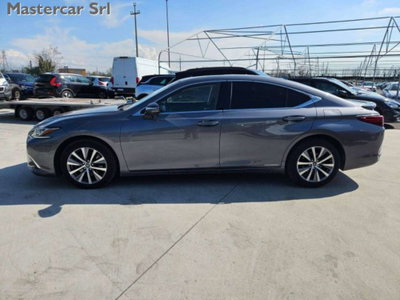 Lexus ES 300h 2.5 Premium cvt (3)