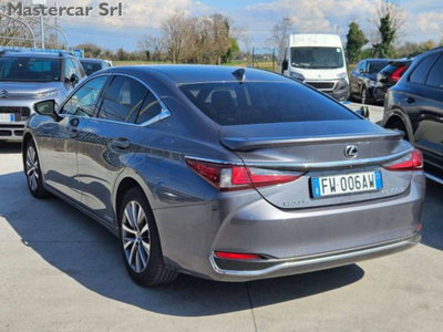 Lexus ES 300h 2.5 Premium cvt (4)