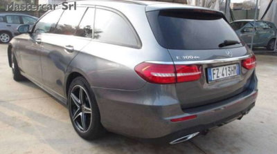 Mercedes-Benz Classe E Station Wagon 300 de 4Matic Auto EQ-Power Premium (3)