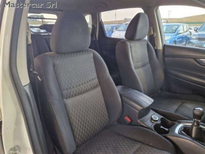 Nissan X-Trail 1.6 dCi 4WD Business (8)