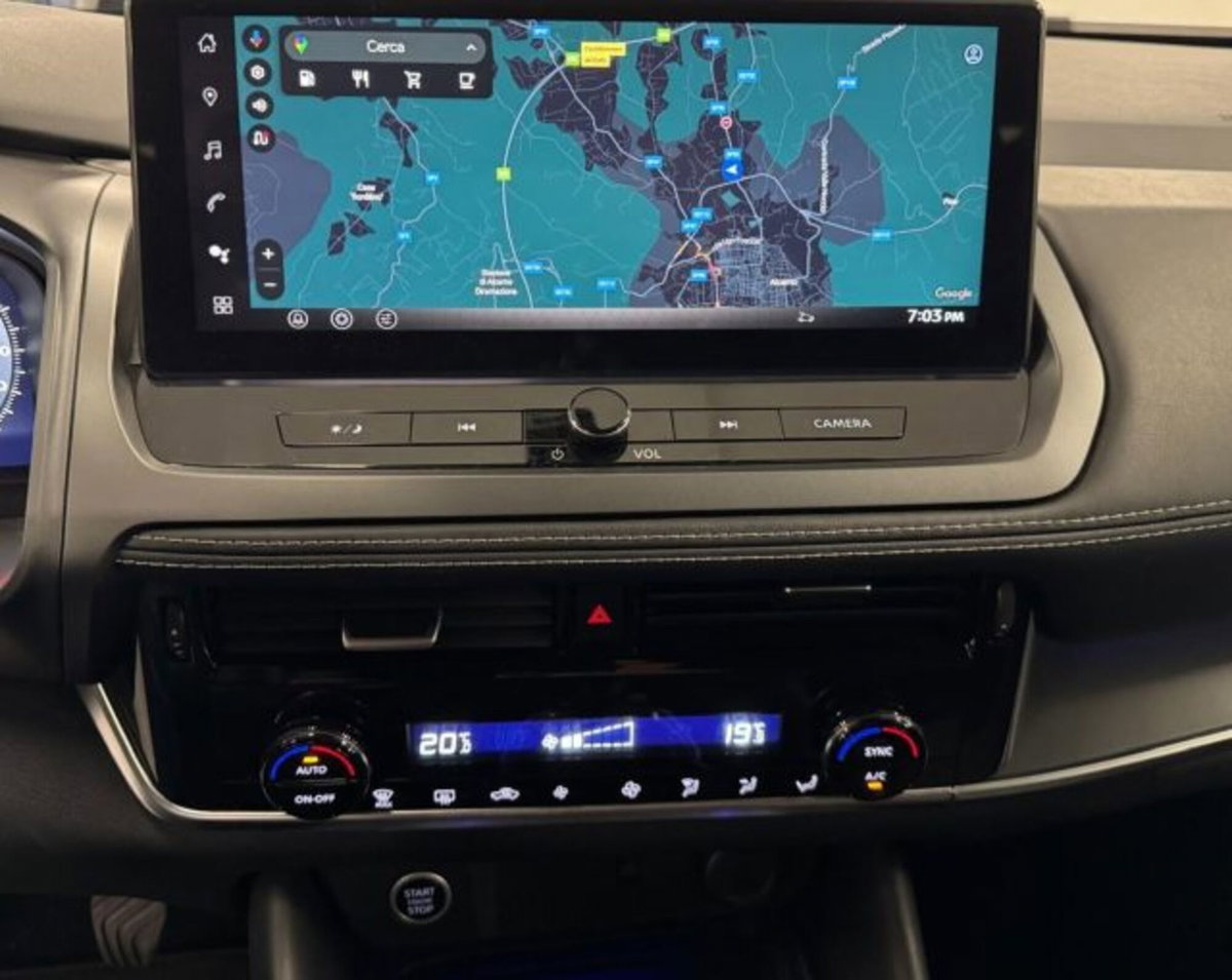 Nissan Qashqai 1.3 mhev N-Connecta 2wd 140cv (9)