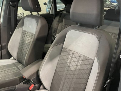 Volkswagen Taigo 1.0 TSI 110 CV DSG R-Line (15)