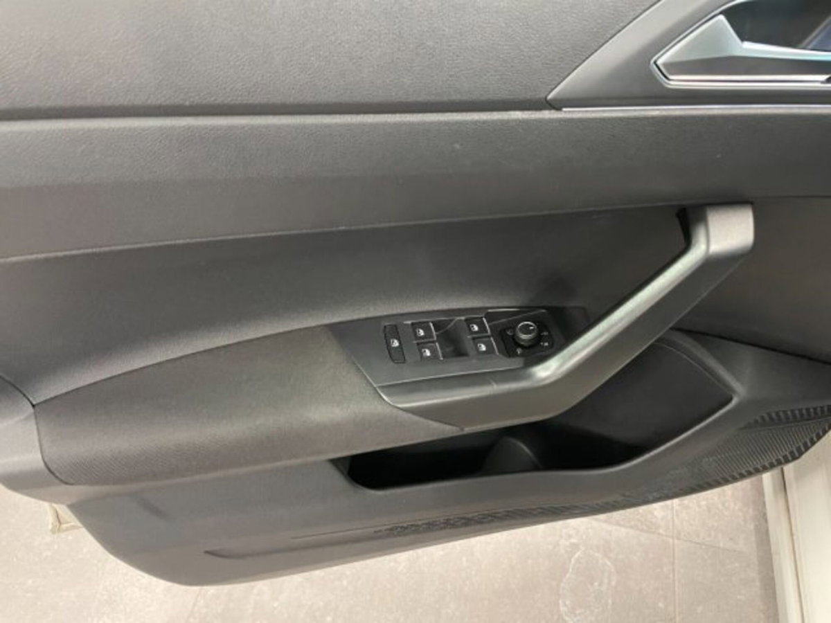 Volkswagen Taigo 1.0 TSI 110 CV DSG R-Line (8)