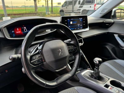 Peugeot 2008 PureTech 130 S&S Allure Pack (4)