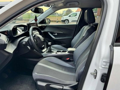Peugeot 2008 PureTech 130 S&S Allure Pack (7)