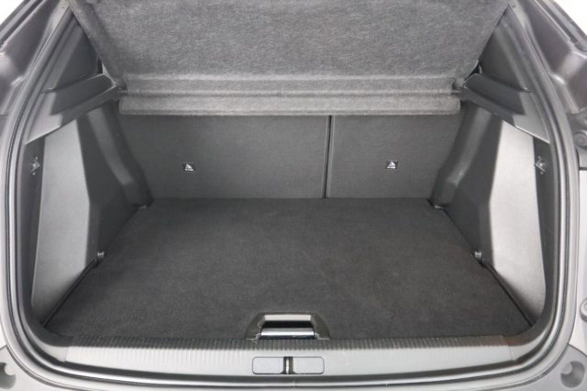 Peugeot 2008 PureTech 130 S&S EAT8 Allure Pack (6)