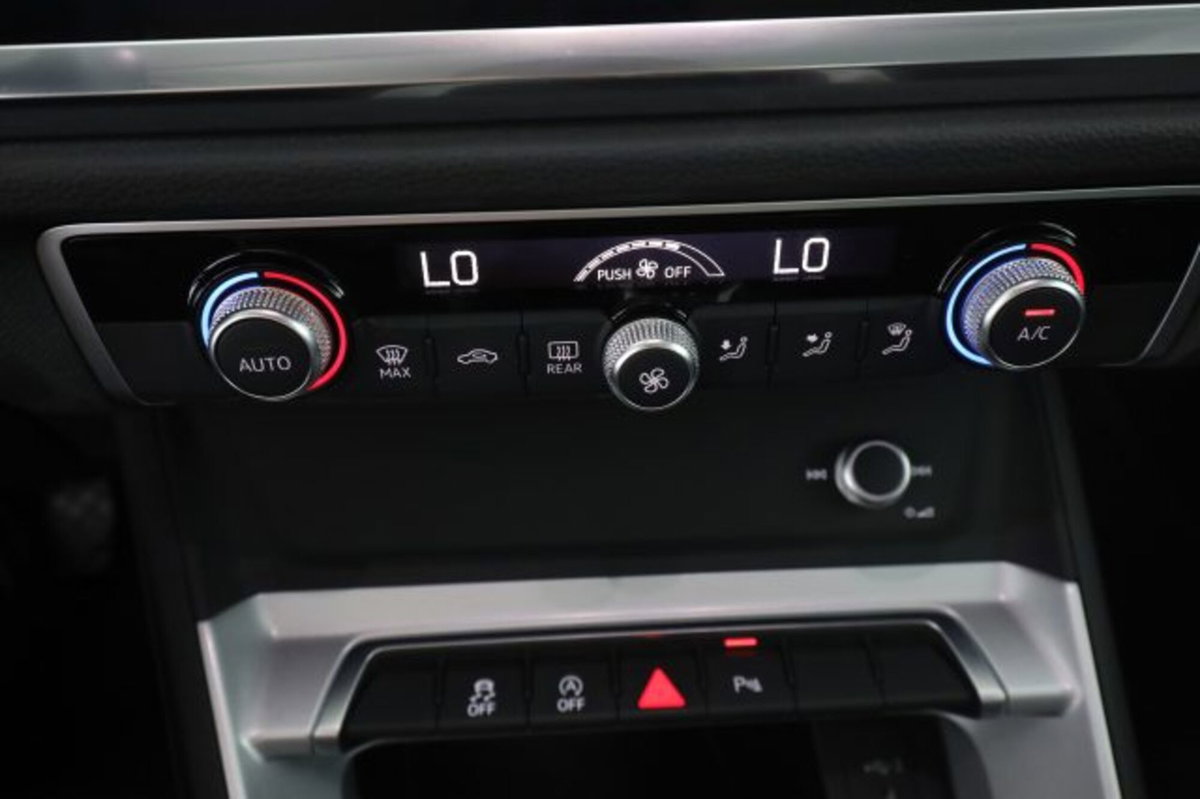 Audi Q3 35 TDI quattro S tronic Business Advanced (12)