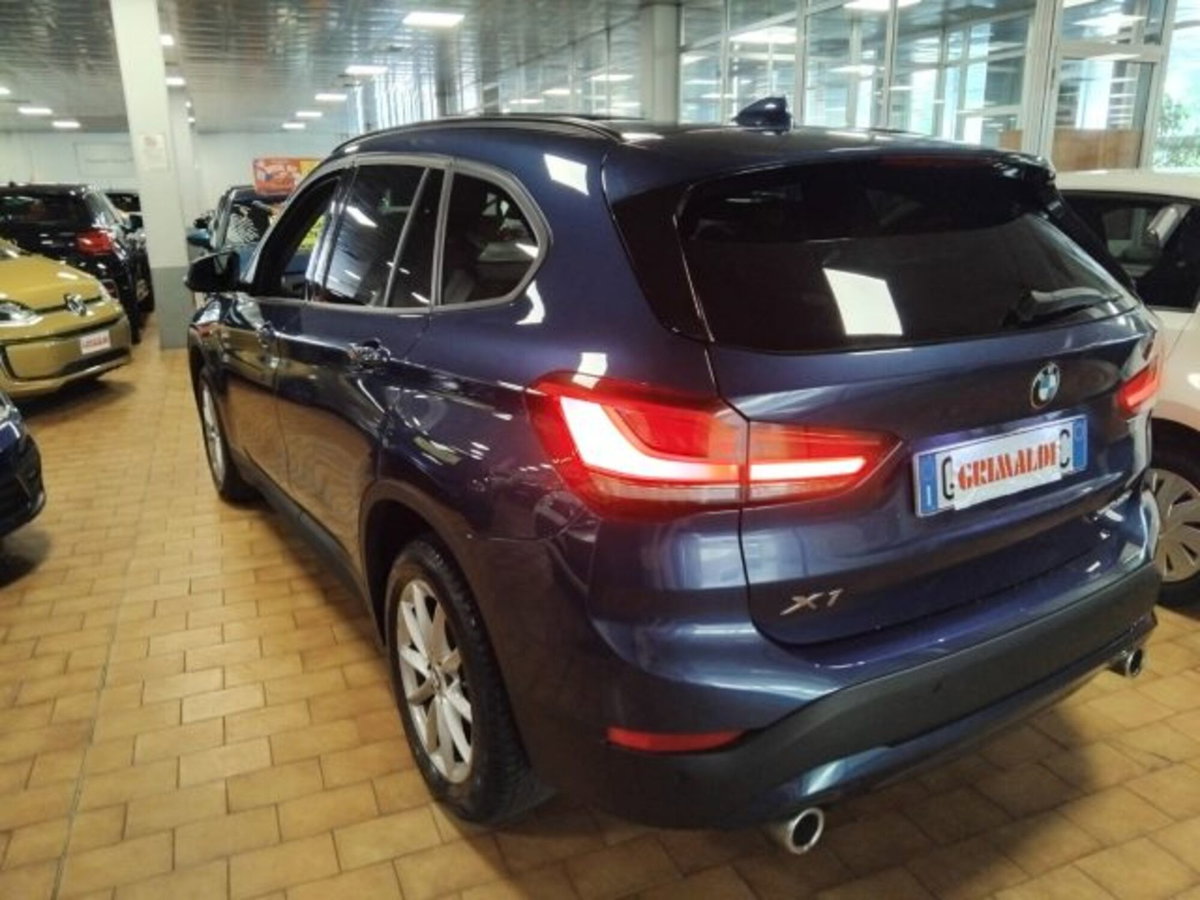 BMW X1 xDrive20d Advantage (4)