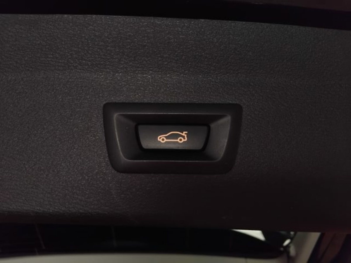 BMW X1 xDrive20d Advantage (8)