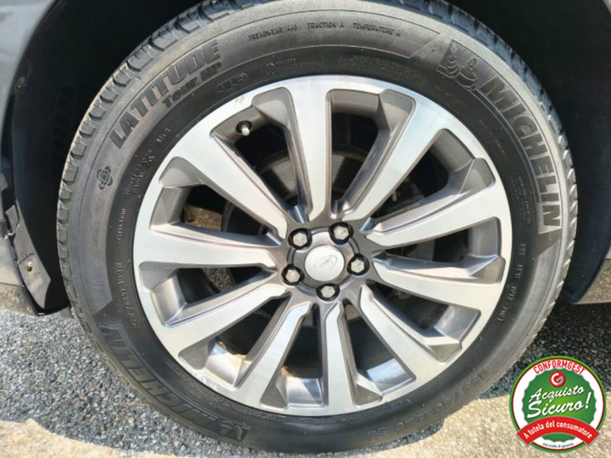 Land Rover Range Rover Velar 2.0D I4 240 CV R-Dynamic S (8)