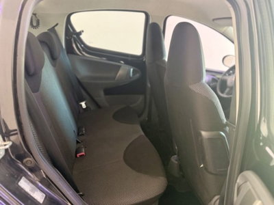Toyota Aygo 1.0 12V VVT-i 5 porte (7)