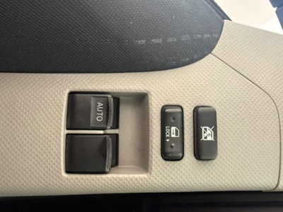 Toyota Yaris 1.3 5 porte M-MT Sol (15)