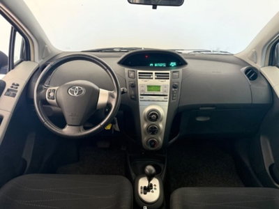 Toyota Yaris 1.3 5 porte M-MT Sol (9)