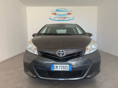 Toyota Yaris 1.0 5 porte Lounge usata