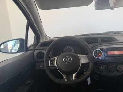 Toyota Yaris 1.0 5 porte Lounge (10)