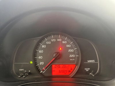 Toyota Yaris 1.0 5 porte Lounge (13)