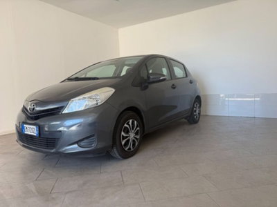 Toyota Yaris 1.0 5 porte Lounge (4)