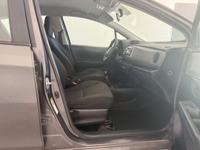 Toyota Yaris 1.0 5 porte Lounge (5)