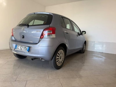 Toyota Yaris 1.0 5 porte (4)