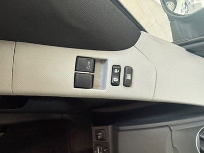 Toyota Yaris 1.0 5 porte (6)