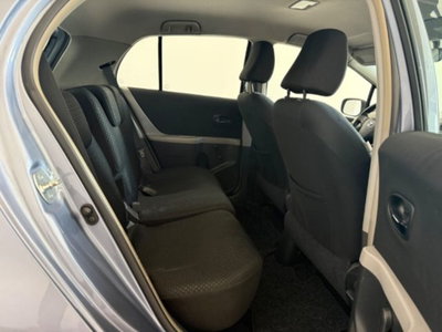 Toyota Yaris 1.0 5 porte (9)